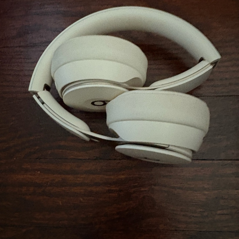 Beats Solo Pro by Dre Over-Ear Headphones - White